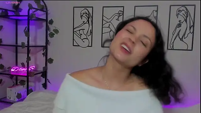 Snapshot of Megan_Rodrigo chatting on 03/19/25, 06:44 Megan Rodrigo online show from 03/19/25, 06:44