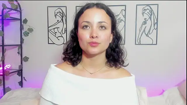 Snapshot of Megan_Rodrigo chatting on 03/19/25, 10:31 Megan Rodrigo online show from 03/19/25, 10:31