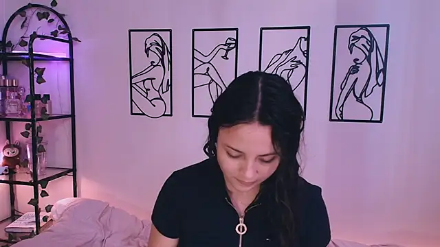 Snapshot of Megan_Rodrigo chatting on 10/17/25, 04:20 Megan Rodrigo online show from 10/17/25, 04:20