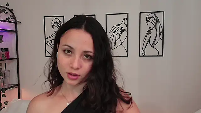 Snapshot of Megan_Rodrigo chatting on 10/28/25, 07:05 Megan Rodrigo online show from 10/28/25, 07:05