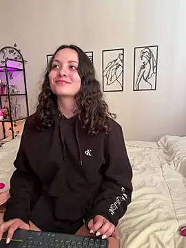 Snapshot of Megan_Rodrigo chatting on 11/11/25, 07:14 Megan Rodrigo online show from 11/11/25, 07:14