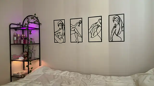 Snapshot of Megan_Rodrigo chatting on 11/12/25, 07:24 Megan Rodrigo online show from 11/12/25, 07:24