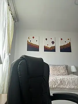 Snapshot of Megan_Rodrigo chatting on 11/25/25, 08:09 Megan Rodrigo online show from 11/25/25, 08:09