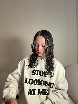 Megan Rodrigo online show from 01/14/26, 02:01