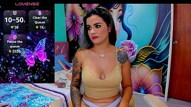 Snapshot of mia_bigtits17 chatting on 12/05/24, 10:23 mia bigtits17 online show from 12/05/24, 10:23