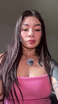 Snapshot of Roxanne_08 chatting on 05/05/26, 06:05 Roxanne 08 online show from 05/05/26, 06:05