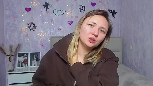 SallyVerda online show from 02/13/25, 04:43