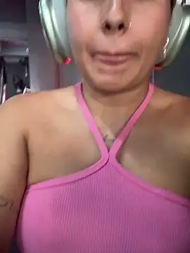 Amber Martins  online show from 03/04/25, 06:07