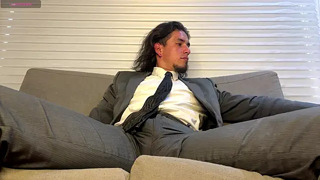 Snapshot of Tom_blunt96 chatting on 01/10/25, 11:33 Tom blunt96 online show from 01/10/25, 11:33