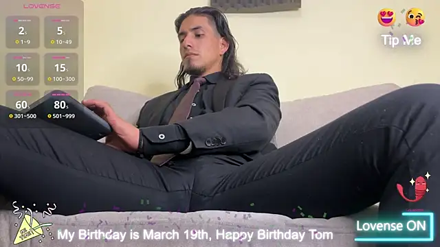 Snapshot of Tom_blunt96 chatting on 03/21/25, 10:50 Tom blunt96 online show from 03/21/25, 10:50