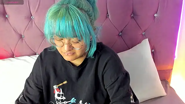 lucky-leah online show from 02/27/25, 03:25