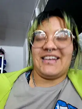 lucky-leah online show from 09/17/25, 03:08