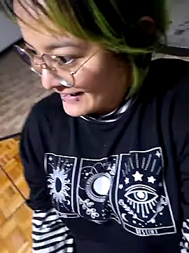 lucky-leah online show from 09/23/25, 04:04