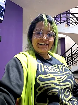 lucky-leah online show from 09/27/25, 03:22