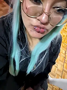 lucky-leah online show from 10/05/25, 06:12