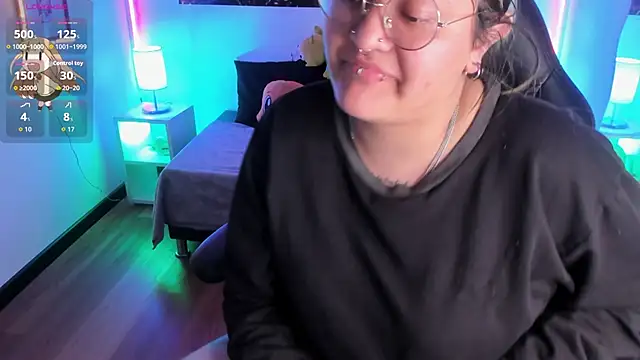 lucky-leah online show from 11/28/25, 03:53