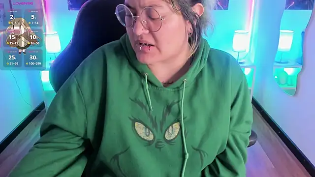 lucky-leah online show from 12/03/25, 04:09