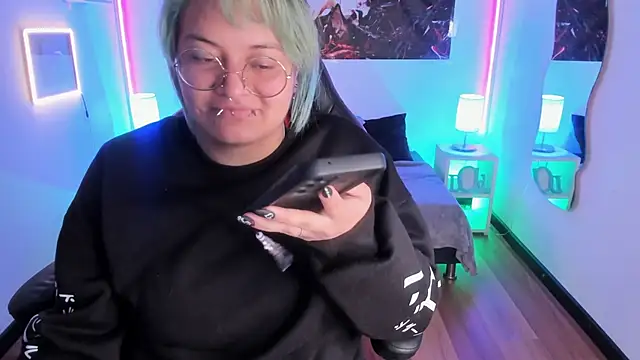 lucky-leah online show from 01/17/26, 03:33