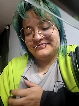 lucky-leah online show from 04/10/26, 03:34