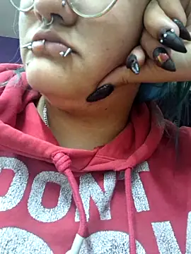 lucky-leah online show from 04/17/26, 03:42