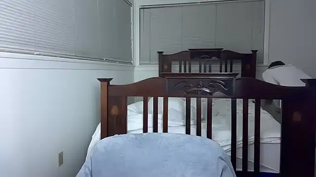 YUMIandbigWOLF online show from 02/21/26, 04:24