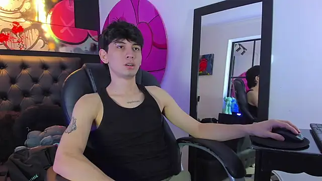 Snapshot of Santi_delacruz chatting on 12/24/24, 03:05 Santi delacruz online show from 12/24/24, 03:05