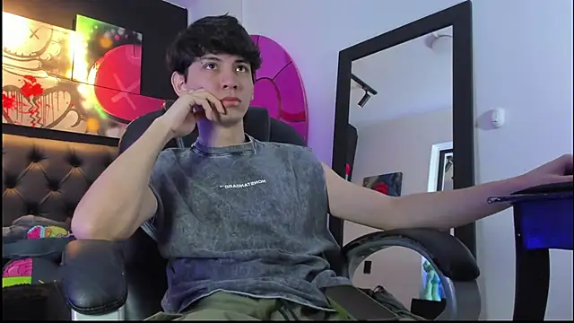 Snapshot of Santi_delacruz chatting on 01/22/25, 04:23 Santi delacruz online show from 01/22/25, 04:23