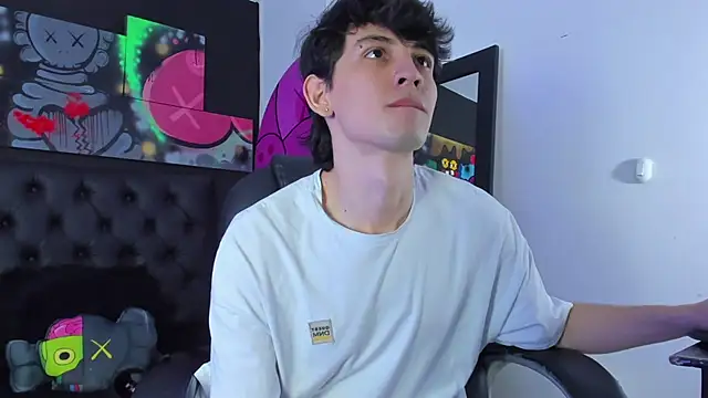 Snapshot of Santi_delacruz chatting on 01/29/25, 04:30 Santi delacruz online show from 01/29/25, 04:30