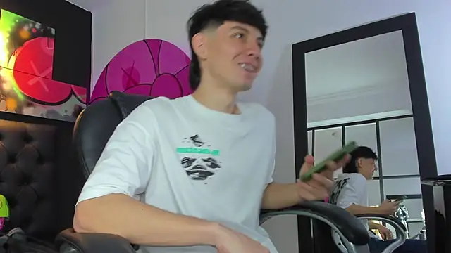 Snapshot of Santi_delacruz chatting on 02/07/25, 04:03 Santi delacruz online show from 02/07/25, 04:03