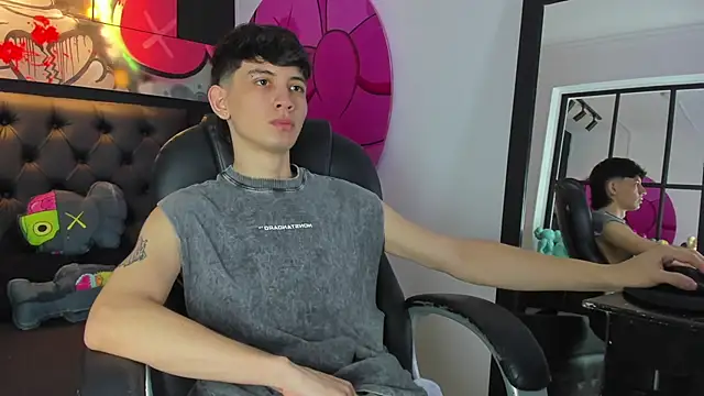 Snapshot of Santi_delacruz chatting on 02/10/25, 04:25 Santi delacruz online show from 02/10/25, 04:25