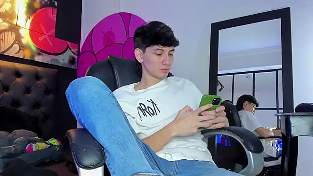 Snapshot of Santi_delacruz chatting on 02/28/25, 03:37 Santi delacruz online show from 02/28/25, 03:37