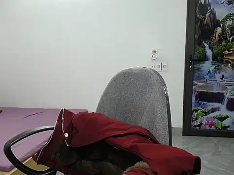 Love bug15 online show from 12/23/24, 09:49