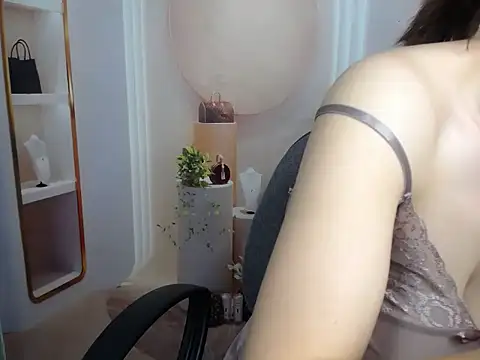 Love bug15 online show from 09/14/25, 07:40