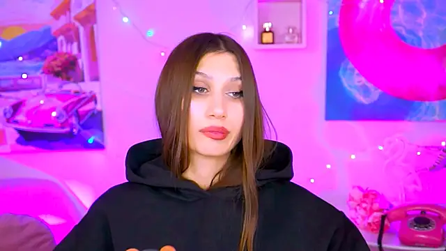 Snapshot of MollyPerry chatting on 12/25/24, 10:16 MollyPerry online show from 12/25/24, 10:16