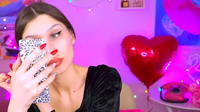 Snapshot of MollyPerry chatting on 02/19/25, 10:20 MollyPerry online show from 02/19/25, 10:20