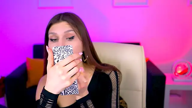 Snapshot of MollyPerry chatting on 03/15/25, 04:21 MollyPerry online show from 03/15/25, 04:21