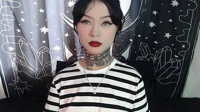 Isabella  dark online show from 01/31/25, 08:22