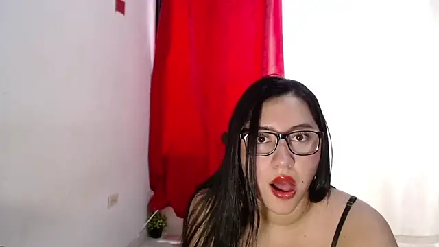Snapshot of LuciaTomson chatting on 07/01/26, 07:13 LuciaTomson online show from 07/01/26, 07:13