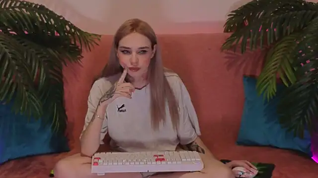 Snapshot of StellaSweetness chatting on 02/24/25, 02:58 StellaSweetness online show from 02/24/25, 02:58