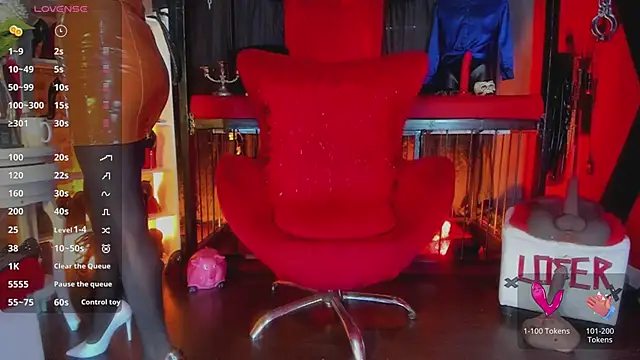 Snapshot of MistressAndre chatting on 03/03/25, 08:54 MistressAndre online show from 03/03/25, 08:54