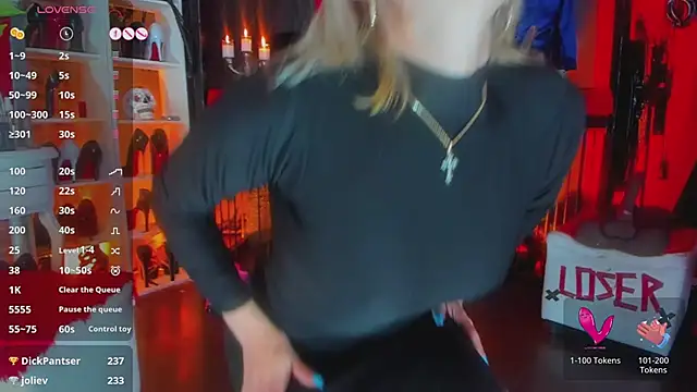 Snapshot of MistressAndre chatting on 03/06/25, 02:51 MistressAndre online show from 03/06/25, 02:51