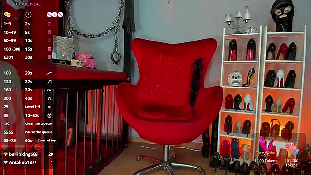 Snapshot of MistressAndre chatting on 10/04/25, 09:13 MistressAndre online show from 10/04/25, 09:13