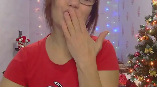 Snapshot of KittyyLaBeauty chatting on 12/28/24, 06:49 KittyyLaBeauty online show from 12/28/24, 06:49