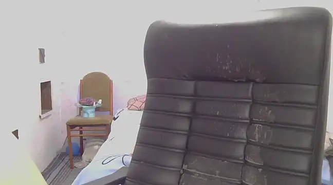 Snapshot of KittyyLaBeauty chatting on 02/25/25, 05:36 KittyyLaBeauty online show from 02/25/25, 05:36