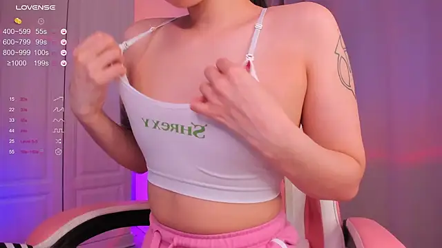 Snapshot of FreyaRaya chatting on 12/08/24, 04:39 FreyaRaya online show from 12/08/24, 04:39