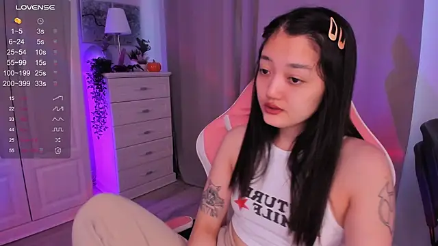 FreyaRaya online show from 12/11/24, 08:47