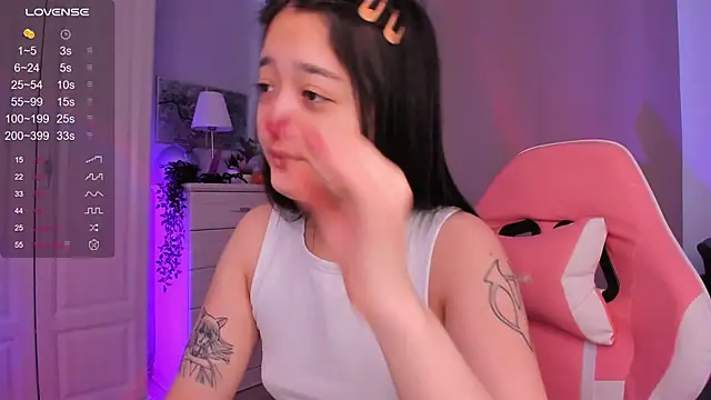 FreyaRaya online show from 12/13/24, 08:51