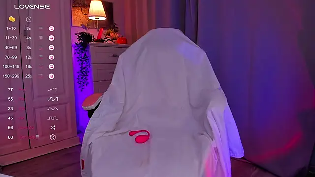 Snapshot of FreyaRaya chatting on 01/09/25, 12:52 FreyaRaya online show from 01/09/25, 12:52