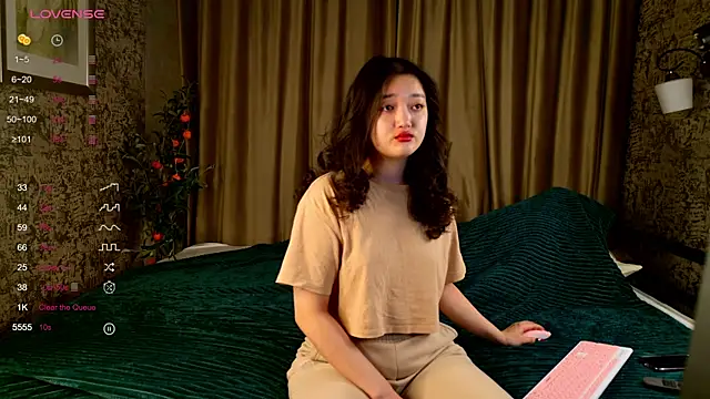 Snapshot of FreyaRaya chatting on 11/26/25, 03:18 FreyaRaya online show from 11/26/25, 03:18