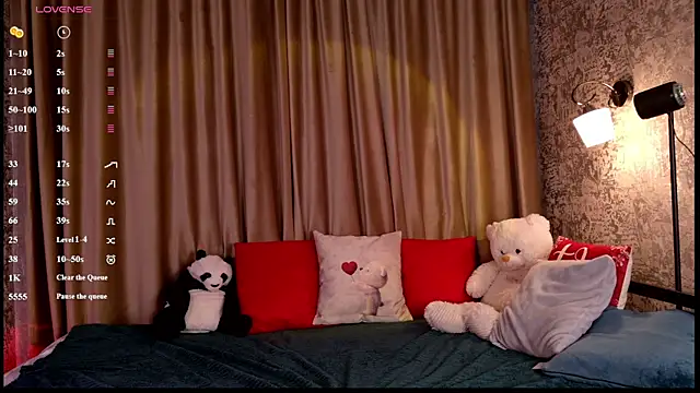 FreyaRaya online show from 05/13/26, 03:37